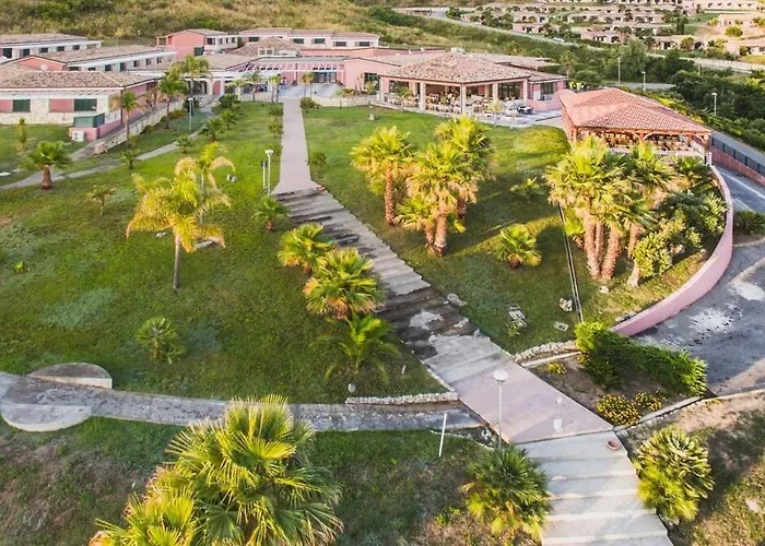 Hotiday San Nicola 酒店