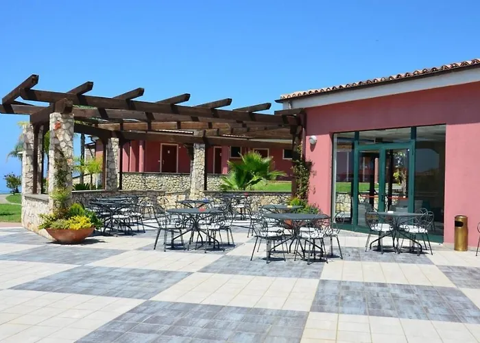 Hotiday San Nicola 酒店 4*