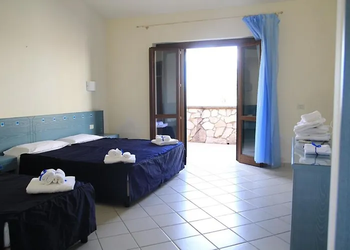 Hotiday San Nicola 酒店