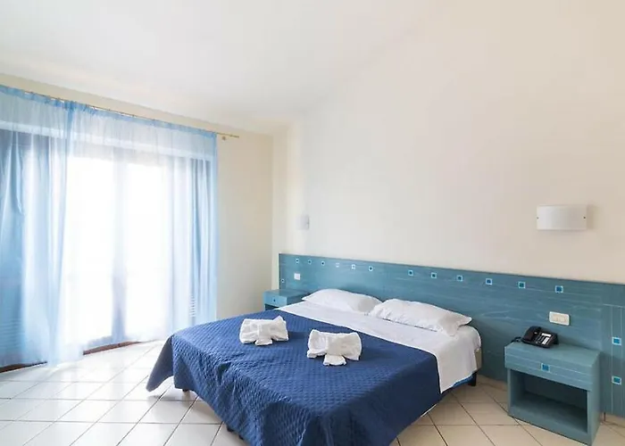 Hotiday San Nicola 酒店 4*