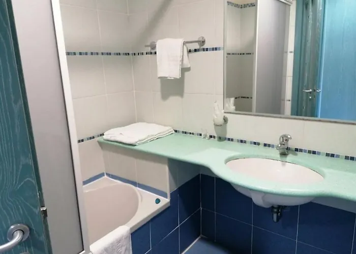 Hotiday San Nicola 酒店 4*